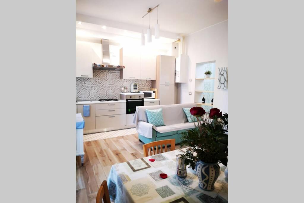 Delizioso Appartamento Cosy Ristrutturato ปาร์มา ภายนอก รูปภาพ